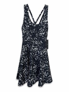 Women’s black and White boost performance small dress fabletics built in bra